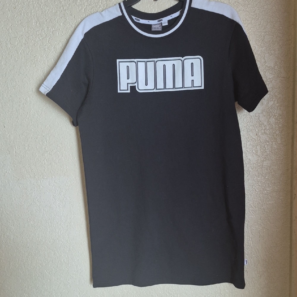 PUMA Black and White T-Shirt